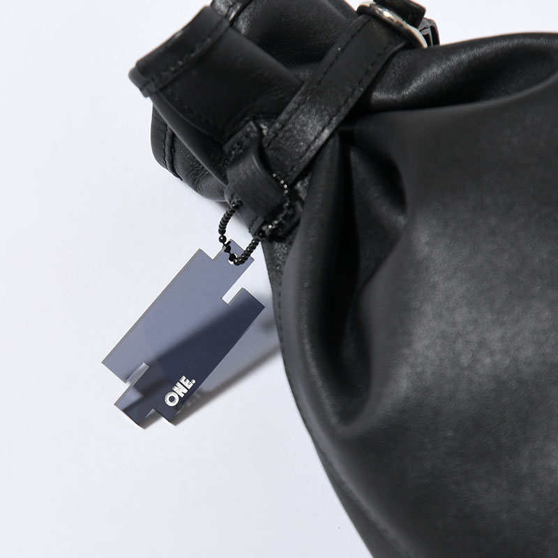 【期間限定発売:2/7～2/23】LEATHER KINCHAKU HAND BAG -BLACK-