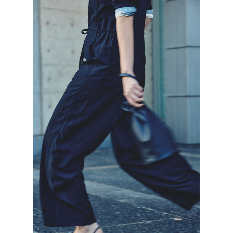 【期間限定発売:2/7～2/23】LEATHER KINCHAKU HAND BAG -BLACK-