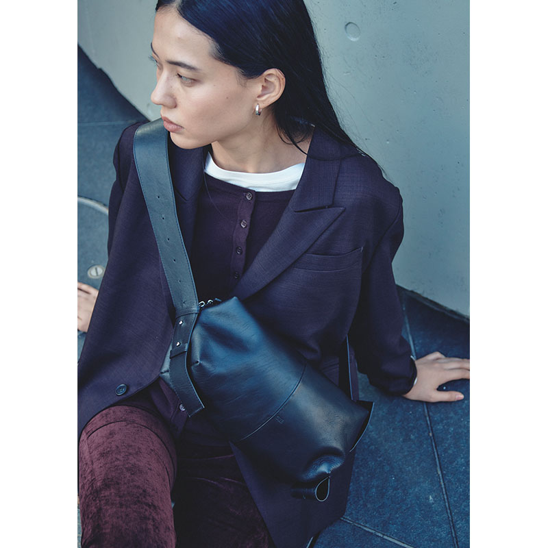 【期間限定発売:2/7～2/23】LEATHER BODY BAG -BLACK-