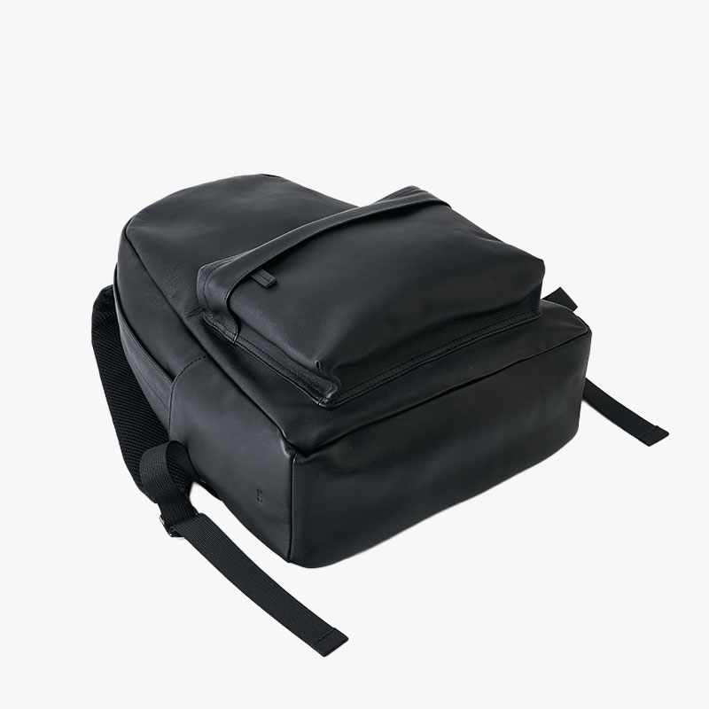 【期間限定発売:2/7～2/23】LEATHER DAYPACK -BLACK-