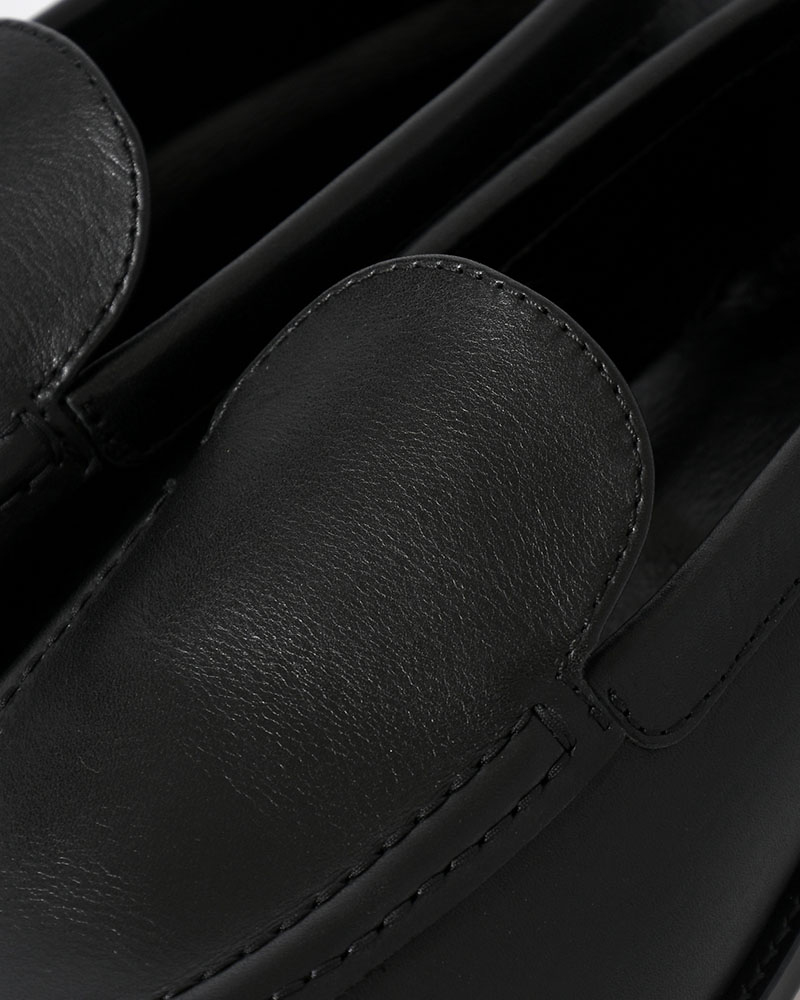 MOCCASIN SLIP-ON -BLACK-