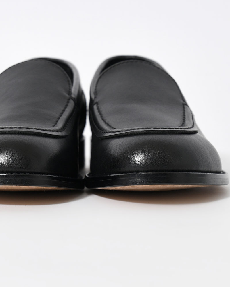 MOCCASIN SLIP-ON -BLACK-