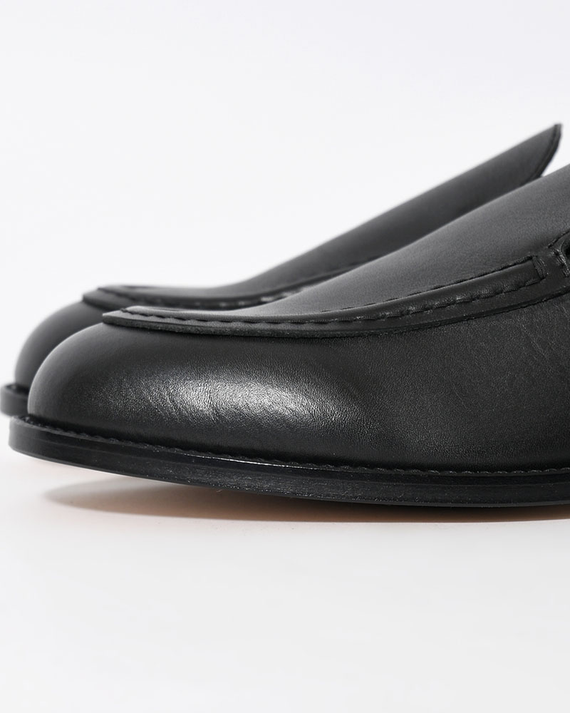 MOCCASIN SLIP-ON -BLACK-