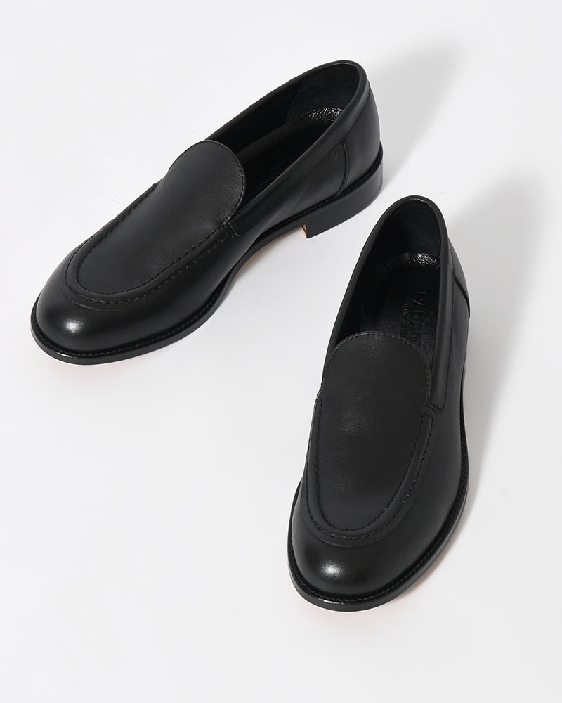 MOCCASIN SLIP-ON -BLACK-
