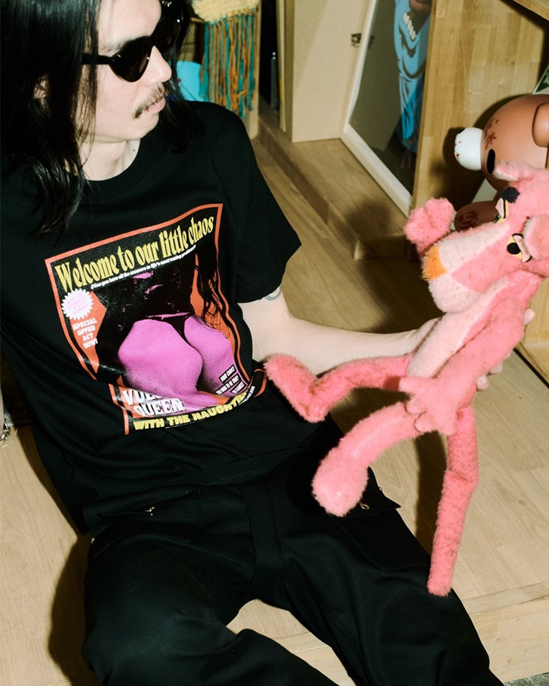 VULGAR QUEEN BUTT FLYER tee -BLACK-