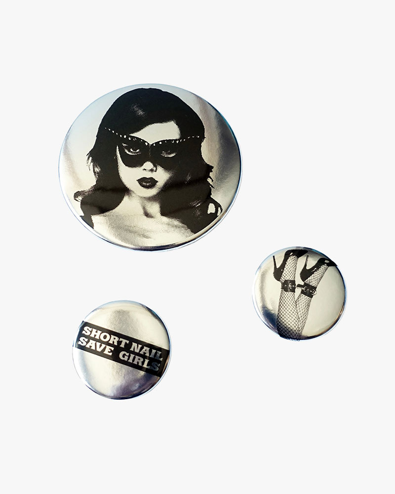 VULGAR QUEEN METALLIC BADGE -SILVER-
