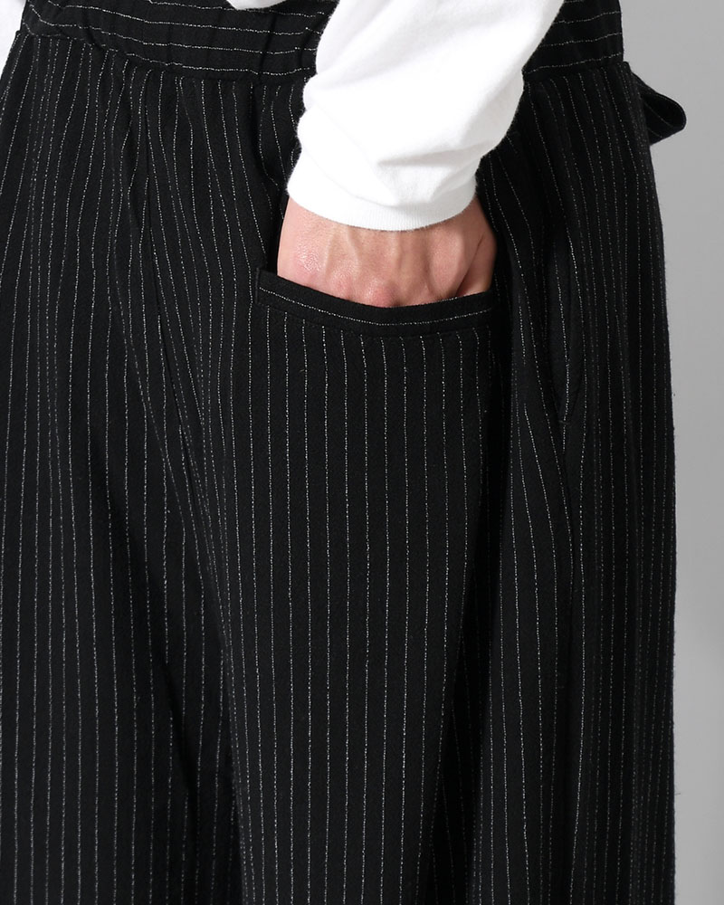 LINEN TUCK PT -BLACK-