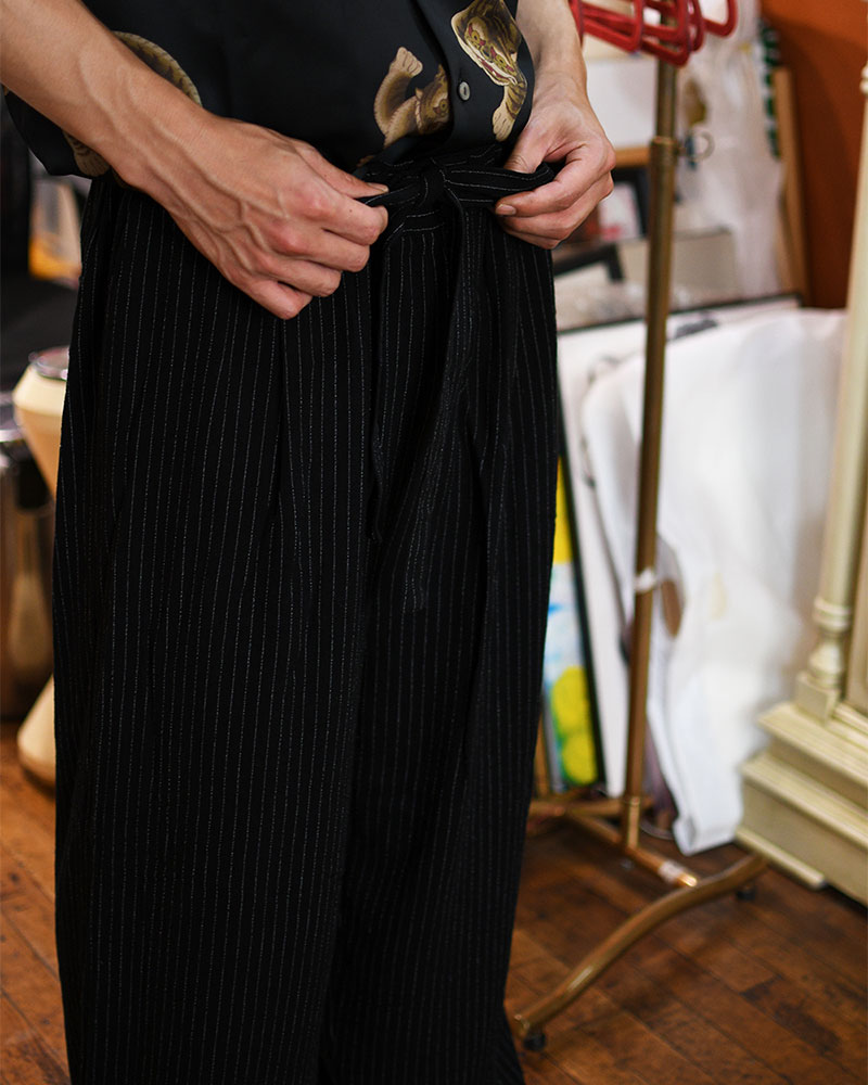 LINEN TUCK PT -BLACK-