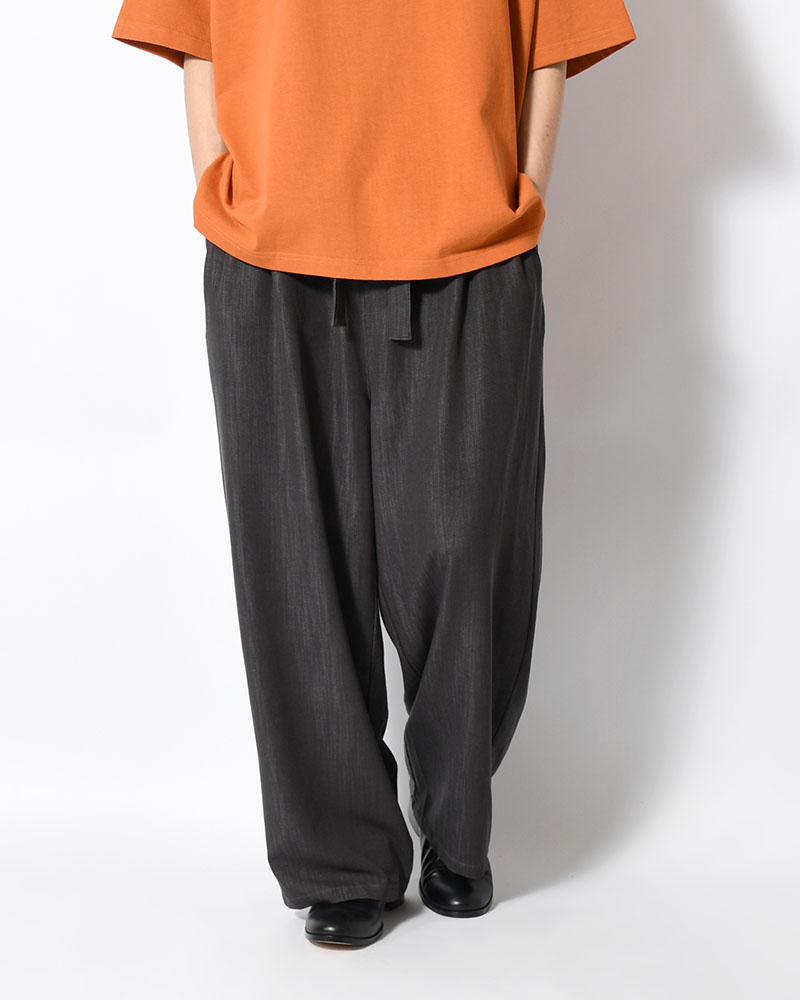 VISCOSE DENIM TUCK PT -BLACK-