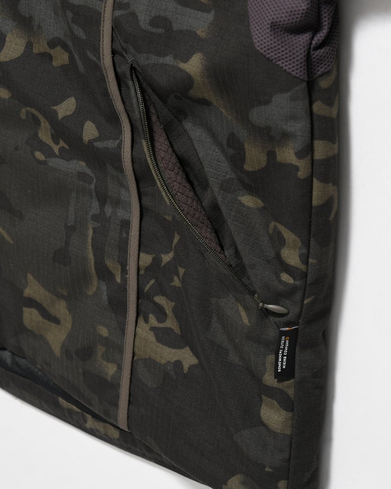 BOUND-SEAM PUFFER JACKET -MULTI-