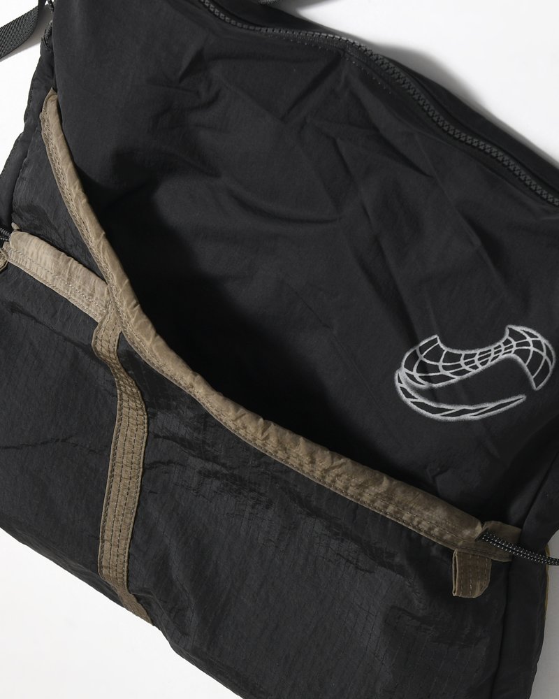 FASTENING SYSTEM CROSSBODY BAG -KHAKI-