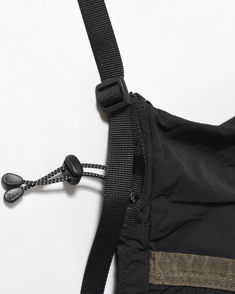 FASTENING SYSTEM CROSSBODY BAG -KHAKI-