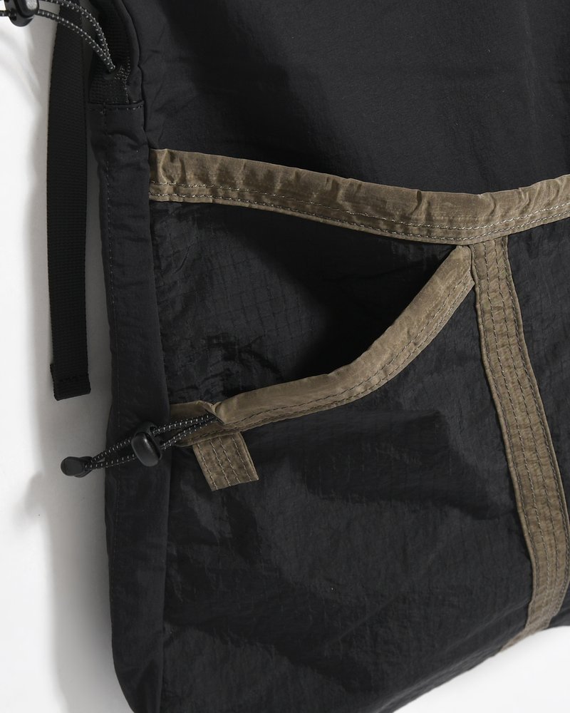 FASTENING SYSTEM CROSSBODY BAG -KHAKI-