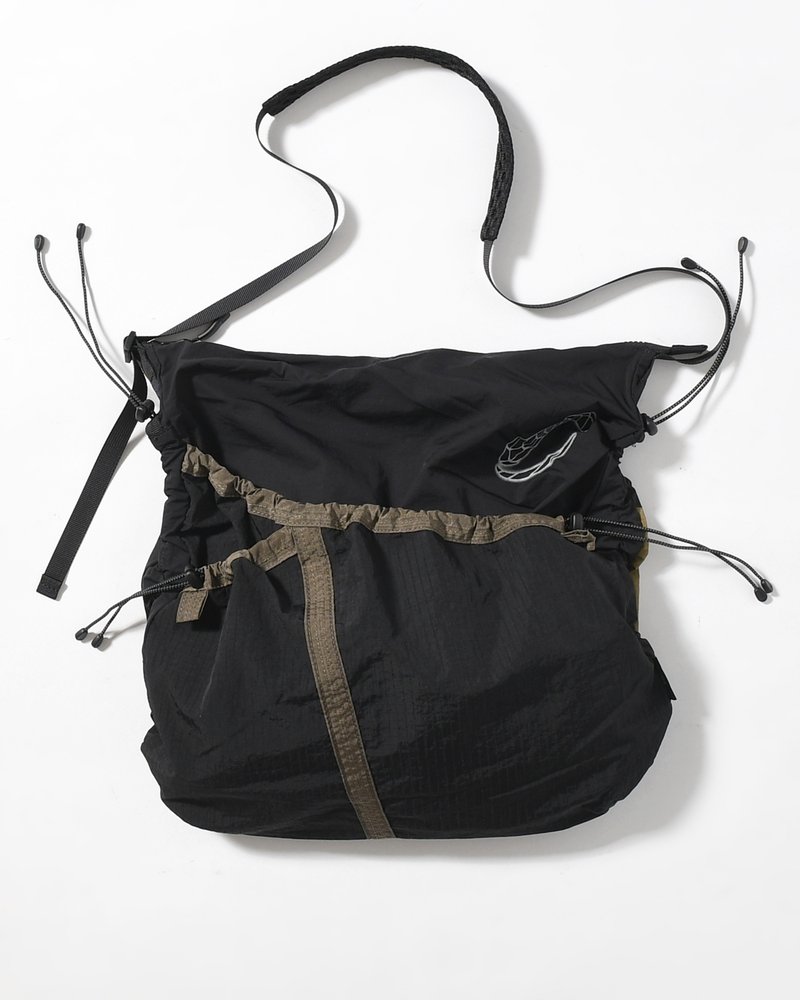 FASTENING SYSTEM CROSSBODY BAG -KHAKI-