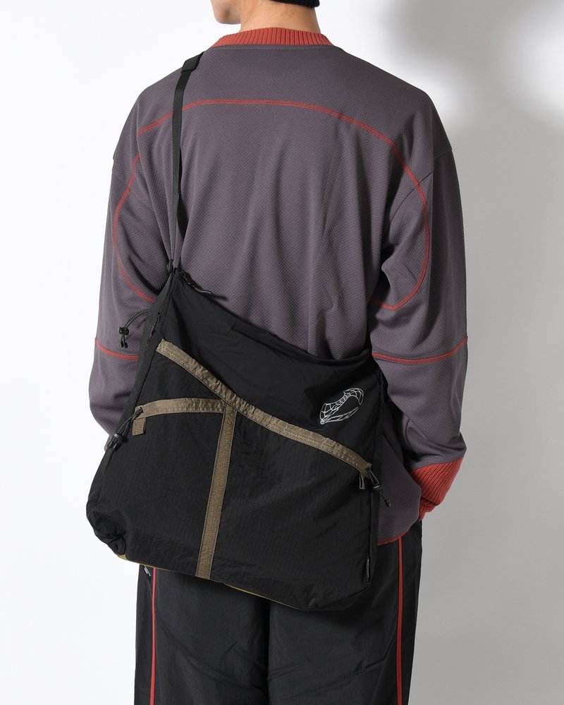 FASTENING SYSTEM CROSSBODY BAG -KHAKI-