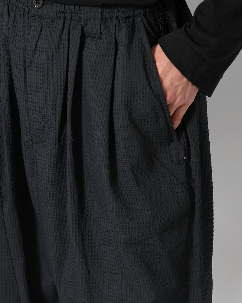 SEERSUCKER BIG SHORTS -BLACK-