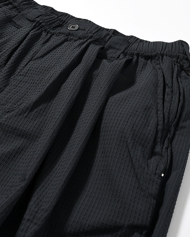 SEERSUCKER BIG SHORTS -BLACK-