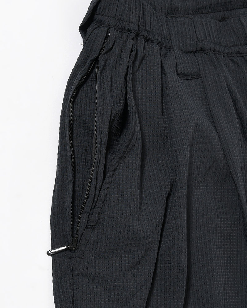 SEERSUCKER BIG SHORTS -BLACK-