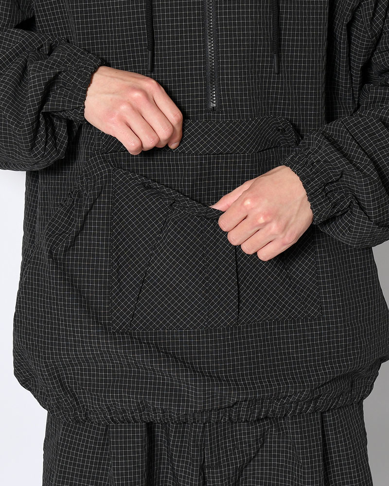 RIPPLE PLAID ANORAK -BLACK-