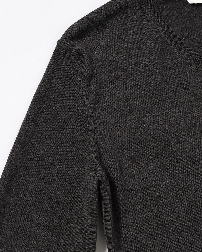 WOOL V-NECK KNIT (Women) -CHARCOAL-