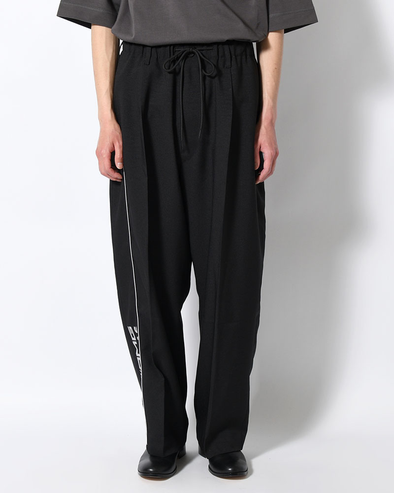 FORMULA 1 TEAM TRACK PANTS -BLACK-