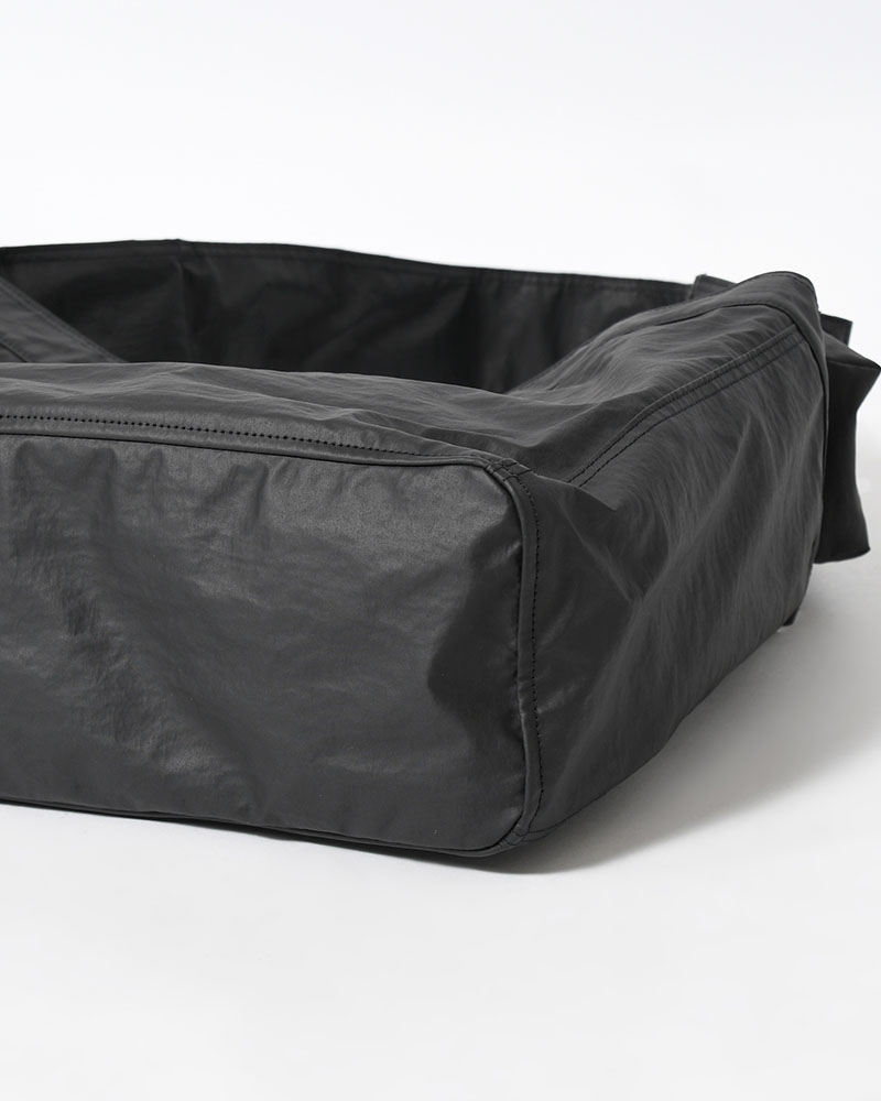 Y-3 NEWSPAPER BAG L -BLACK-