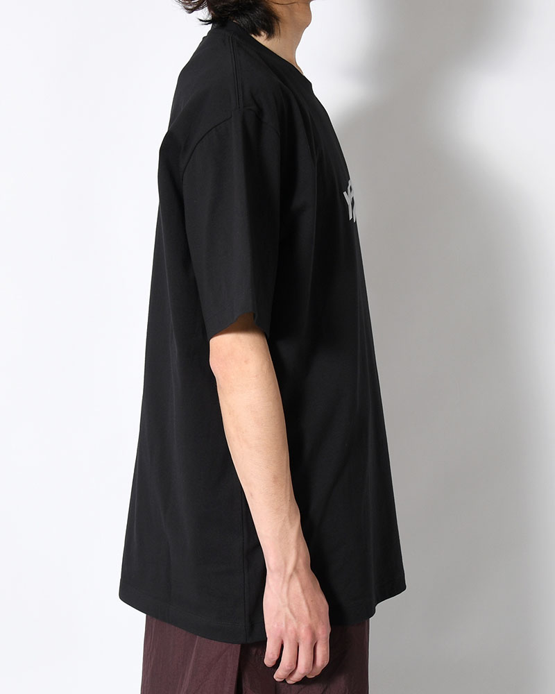 LOGO SS TEE -BLACK-