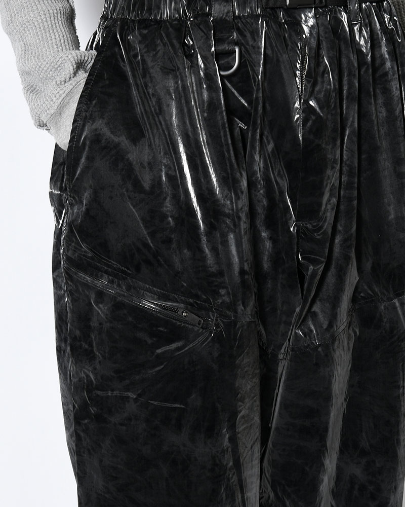 MARBLE NYLON TAPERED PANTS -BLACK-