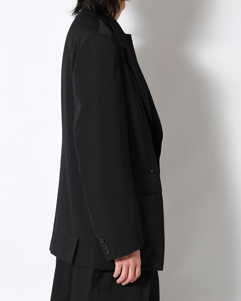 WOOL GABARDINE LEFT AND RIGHT CHANGE POCKET JACKET -BLACK-