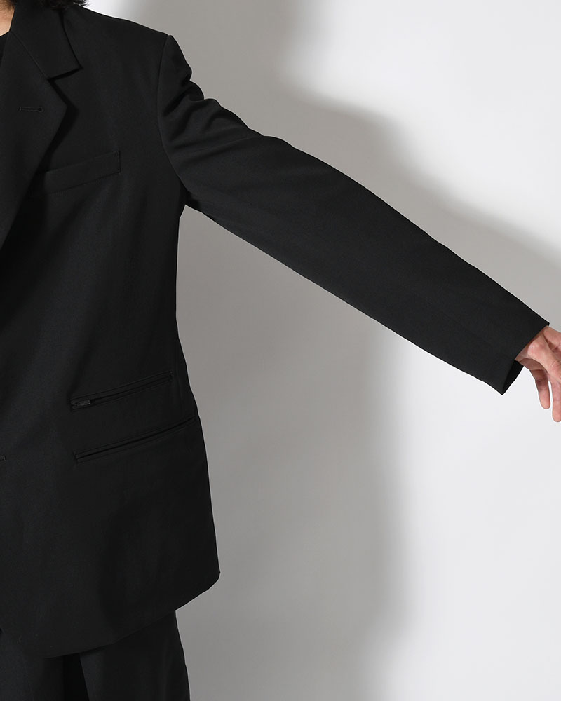 WOOL GABARDINE LEFT AND RIGHT CHANGE POCKET JACKET -BLACK-
