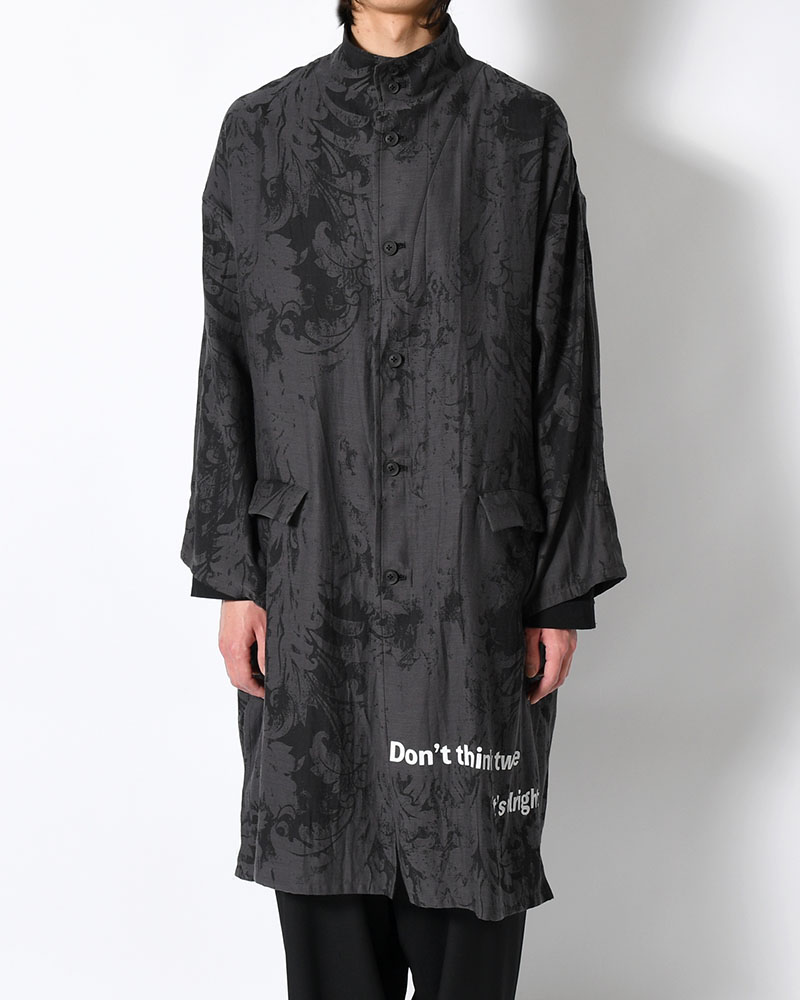 JACQUARD PATTERN MESSAGE PRINTED STAND JACKET -BLACK-