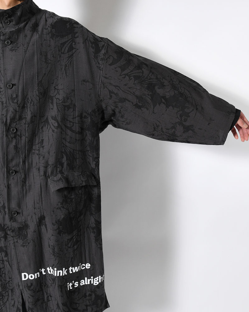JACQUARD PATTERN MESSAGE PRINTED STAND JACKET -BLACK-
