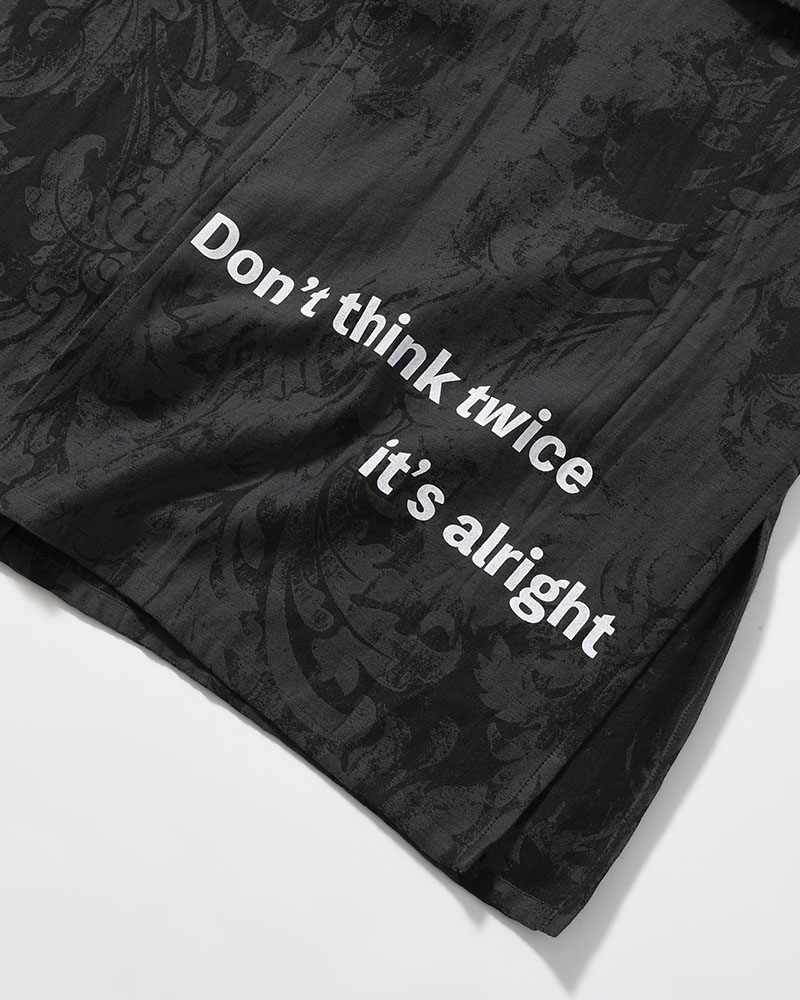 JACQUARD PATTERN MESSAGE PRINTED STAND JACKET -BLACK-