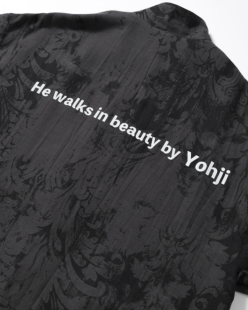 JACQUARD PATTERN MESSAGE PRINTED STAND JACKET -BLACK-