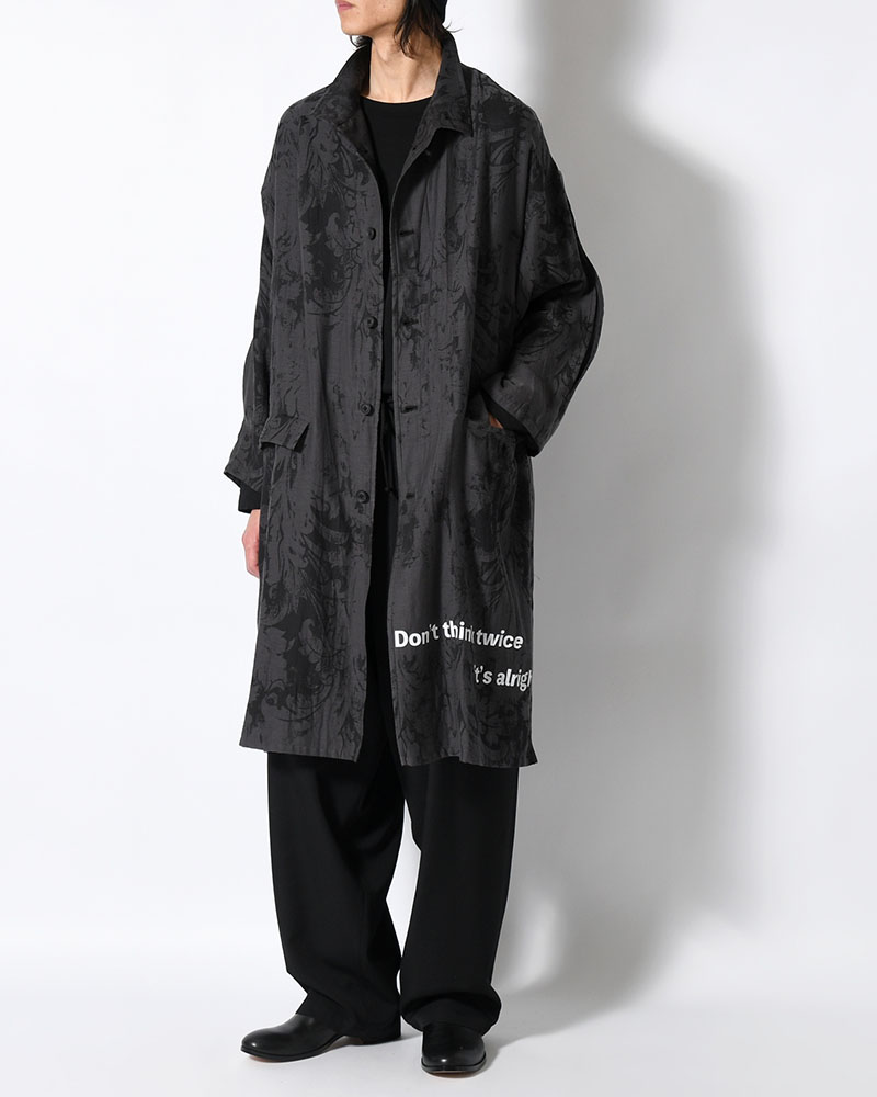 JACQUARD PATTERN MESSAGE PRINTED STAND JACKET -BLACK-
