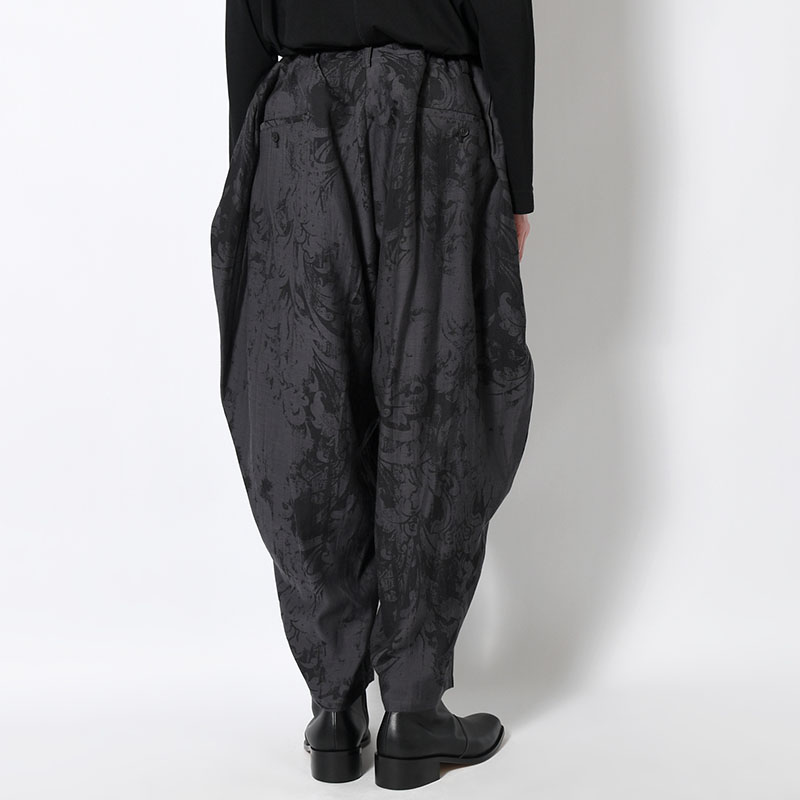 JACQUARD PATTERN DRAPE PANTS -BLACK-