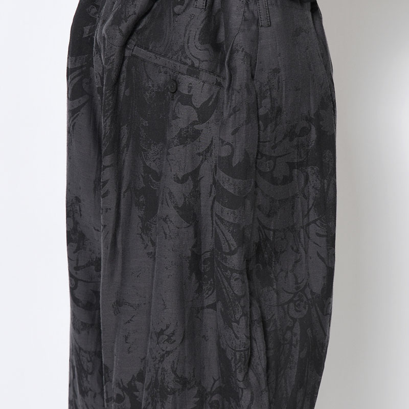 JACQUARD PATTERN DRAPE PANTS -BLACK-