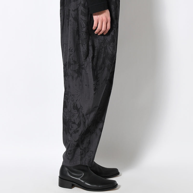 JACQUARD PATTERN DRAPE PANTS -BLACK-