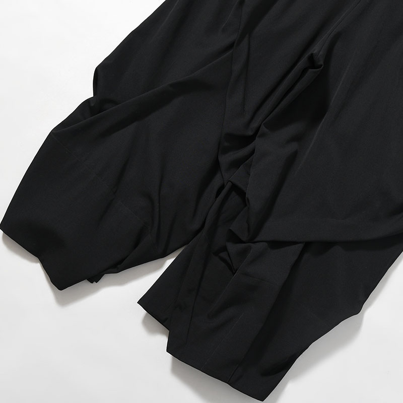 WOOL GABARDINE THICK TUCKS PANTS -BLACK-