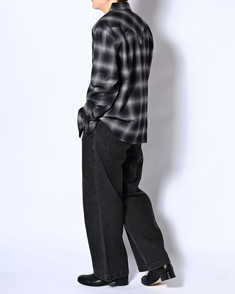 EMBOSS DENIM PANTS -BLACK-