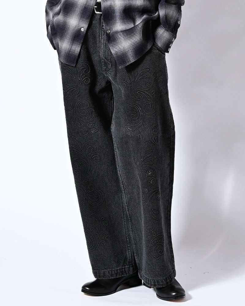 EMBOSS DENIM PANTS -BLACK-