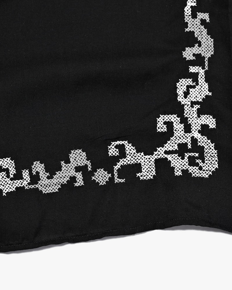 CROSS STITCH ORNAMENT SHIRT -BLACK-