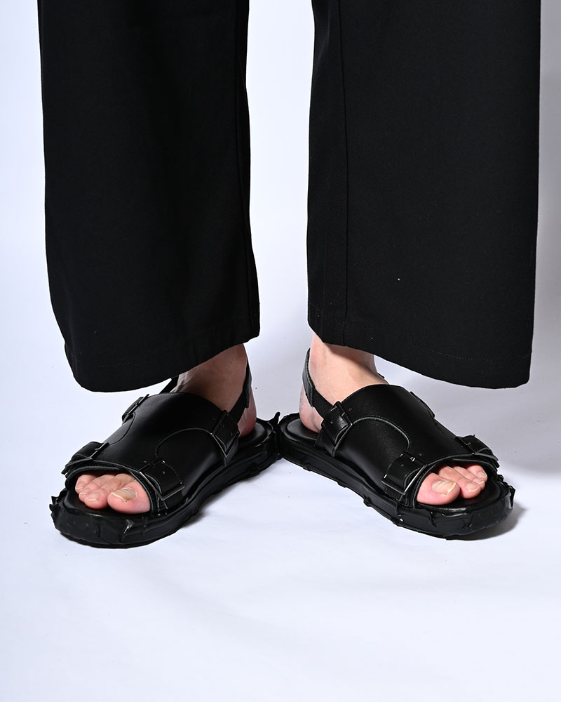 X MONK LEATHER SANDAL -BLACK-