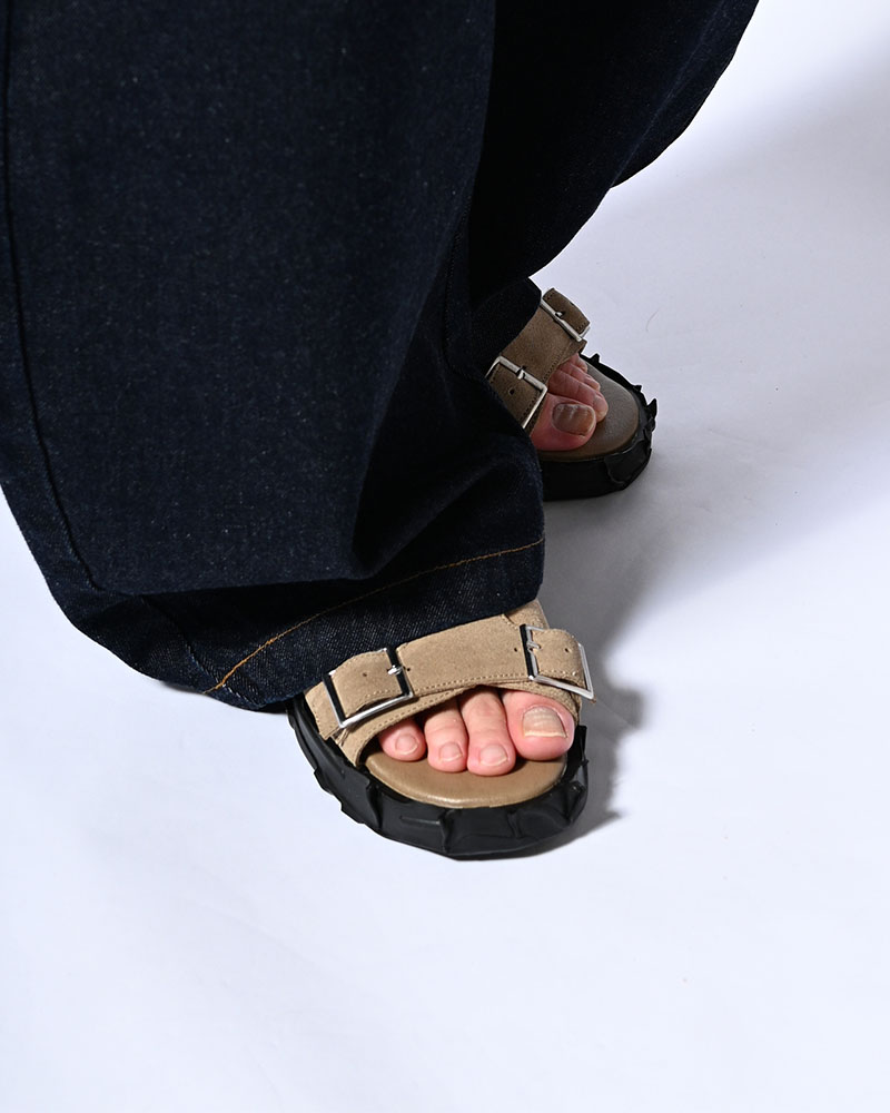 X MONK LEATHER SANDAL -TAUPE-