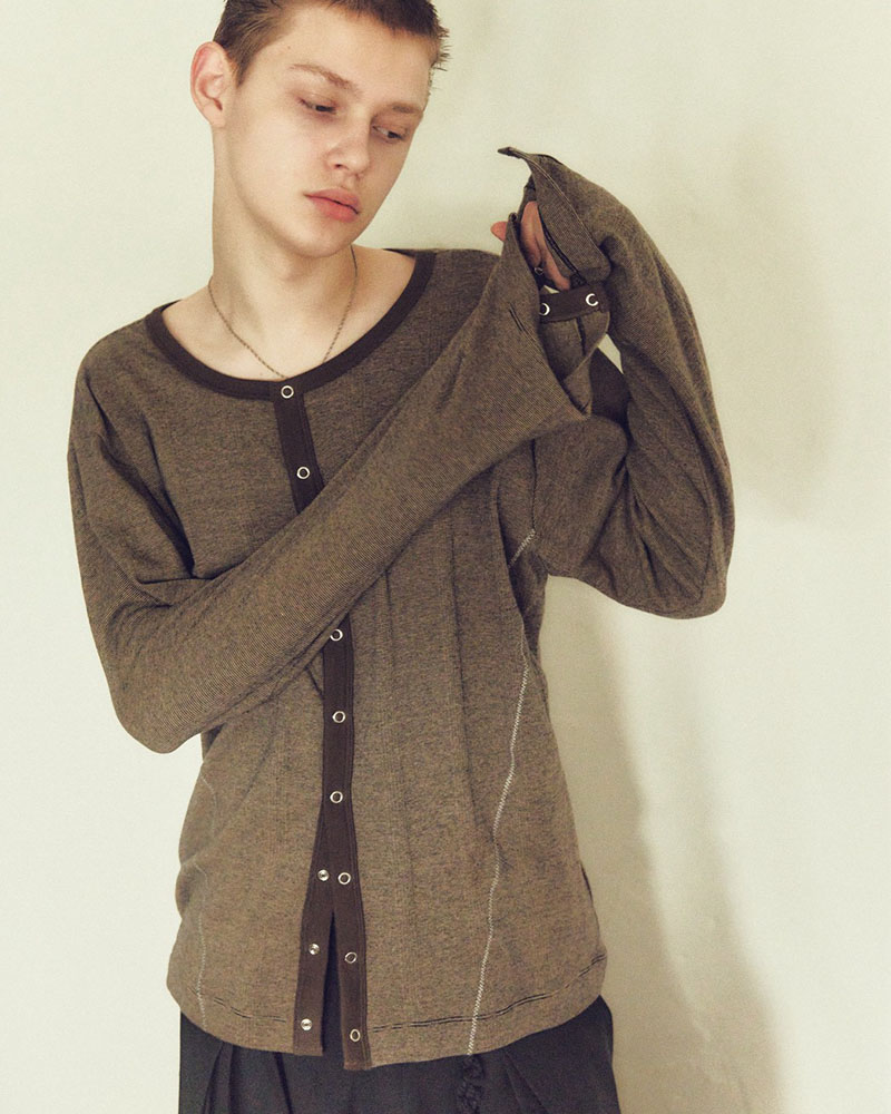 STITCH PANEL RIBBED CARDIGAN -BLACK-