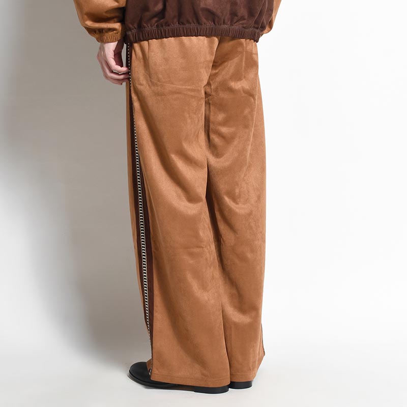 FAUX SUEDE FLARE SILHOUETTE TRACK PANTS -CAMEL-