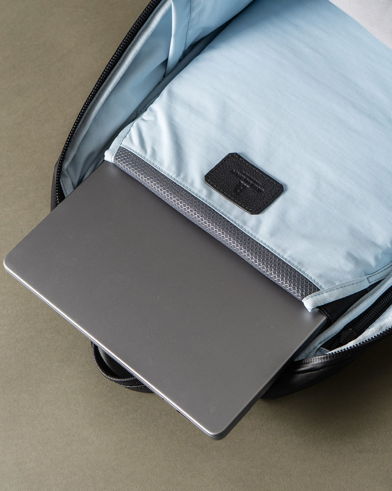 Explorer Daily Edge -BLACK-