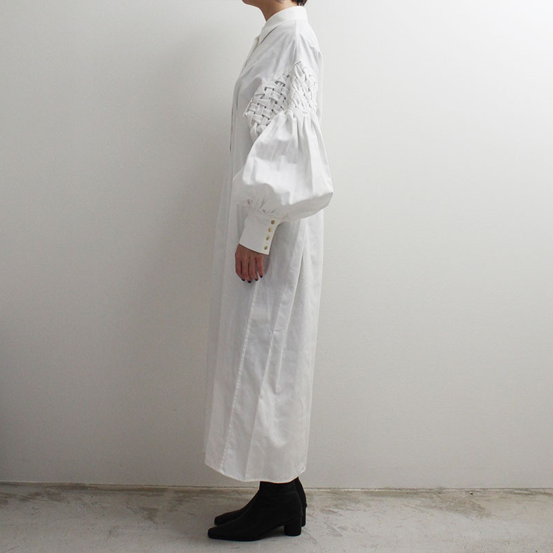 SMOKING SLEEVE SH DRESS -OFF WHITE- | IN ONLINE STORE