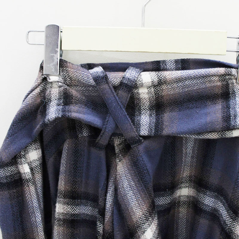 DRAPE SQUARE SK WITH SLEEVE BELT -BLUE-