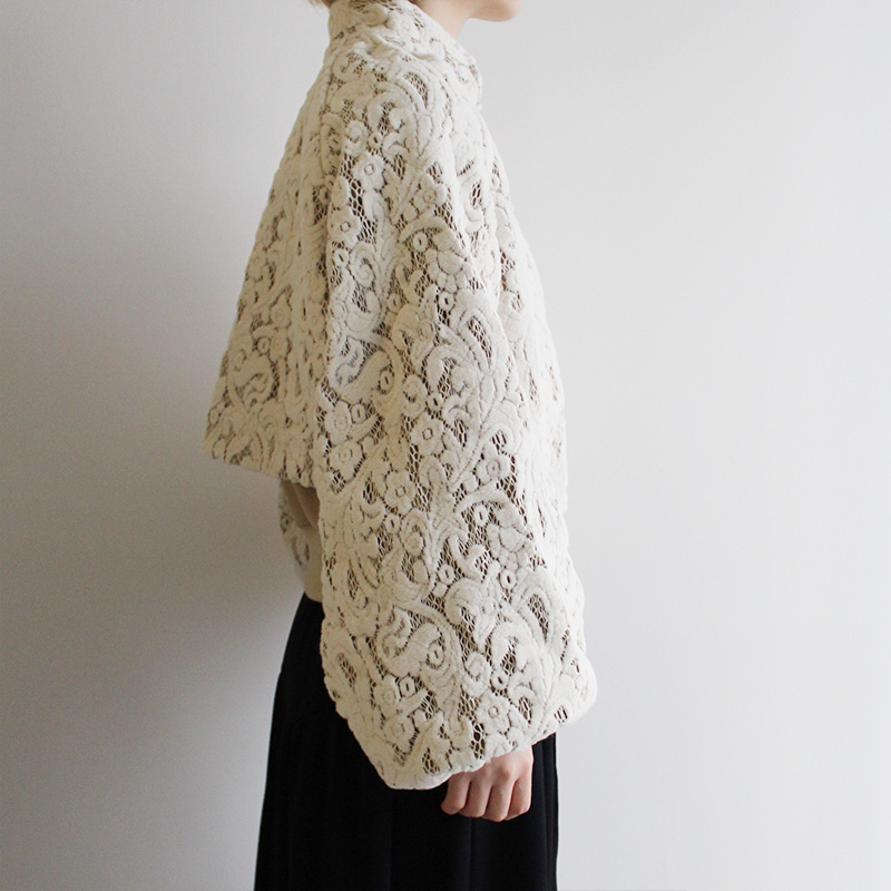 BURUSHED LACE QUILTED BLOUSON -WHITE/BEIGE-
